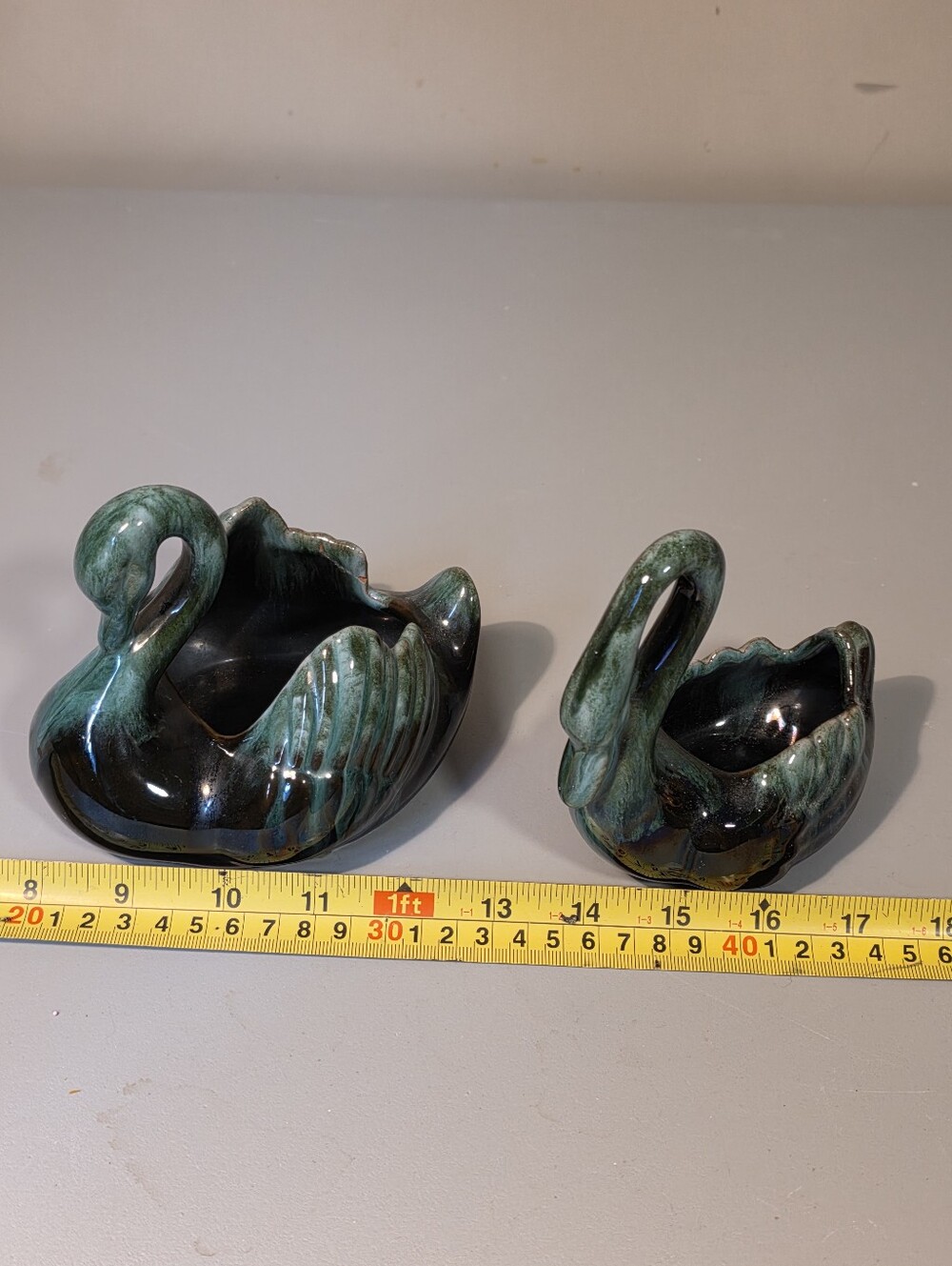 Vintage Blue Mountain Pottery Swans - Picture 4 of 9